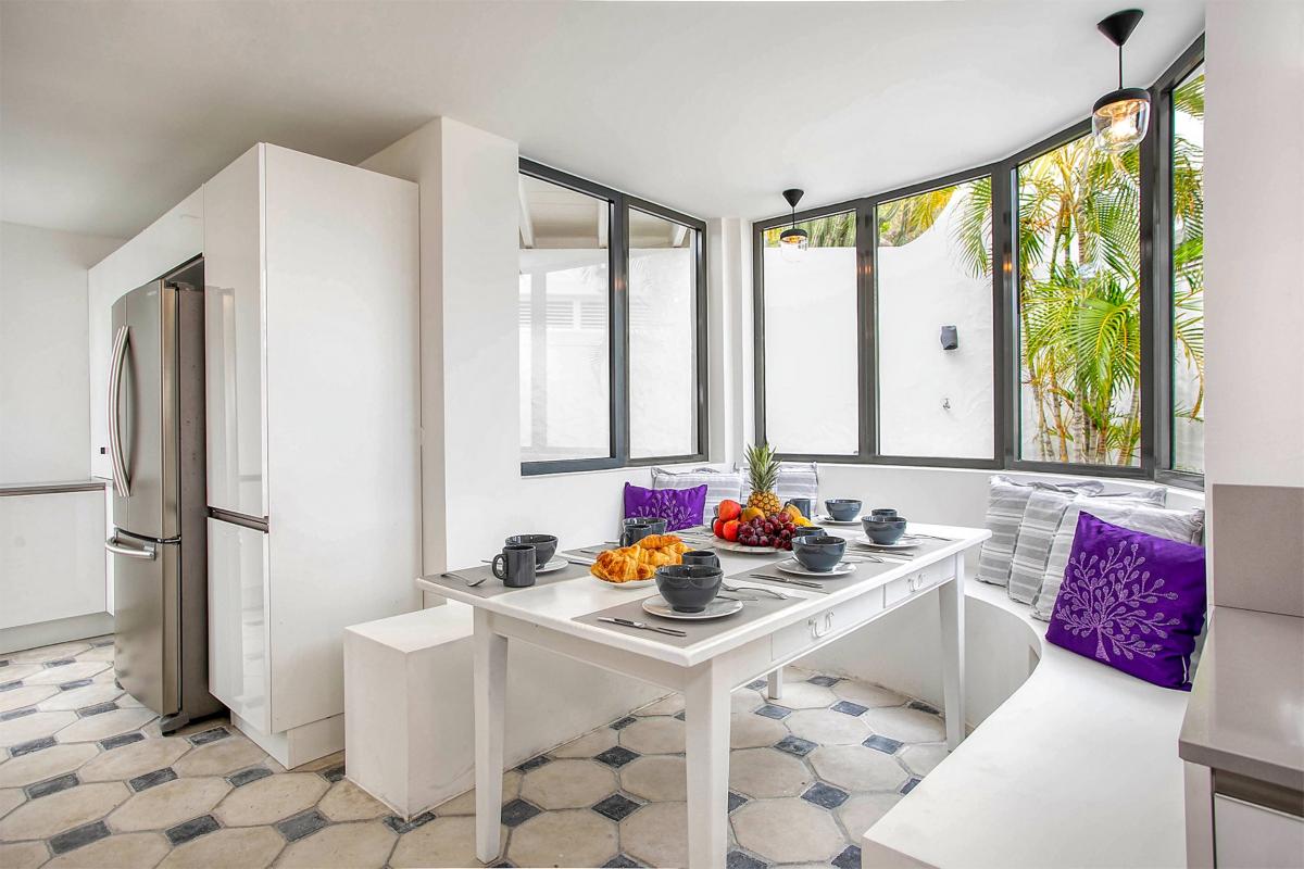 Villa rental in St Martin - Kitchen table